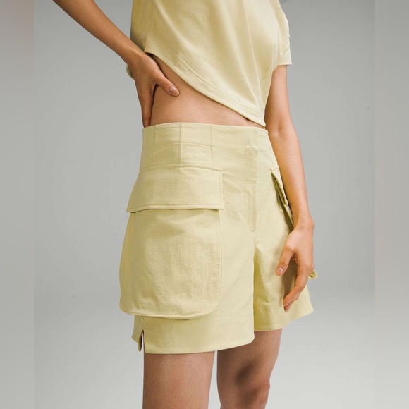 Lululemon Relaxed-Fit High-Rise Cargo Short 4"•NEW STYLE•Finch Yellow•EUC•4 - Picture 1 of 16